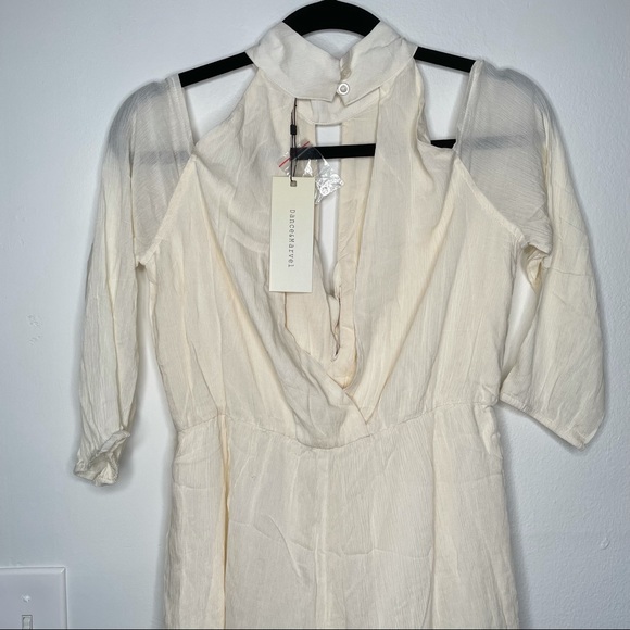 Dance & Marvel Romper Cold Shoulder High Neck Cream Shorts Size M - Picture 5 of 13